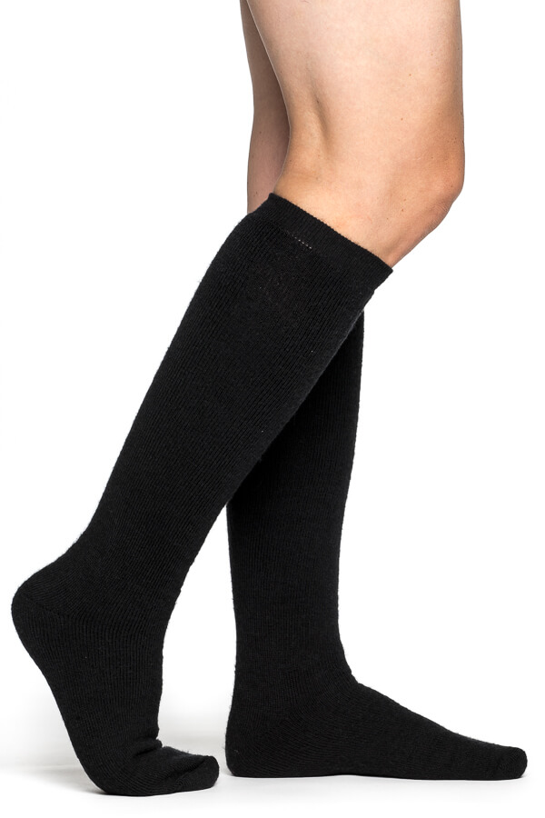 Woolpower Socks Knee-High 400 Black Vorderansicht