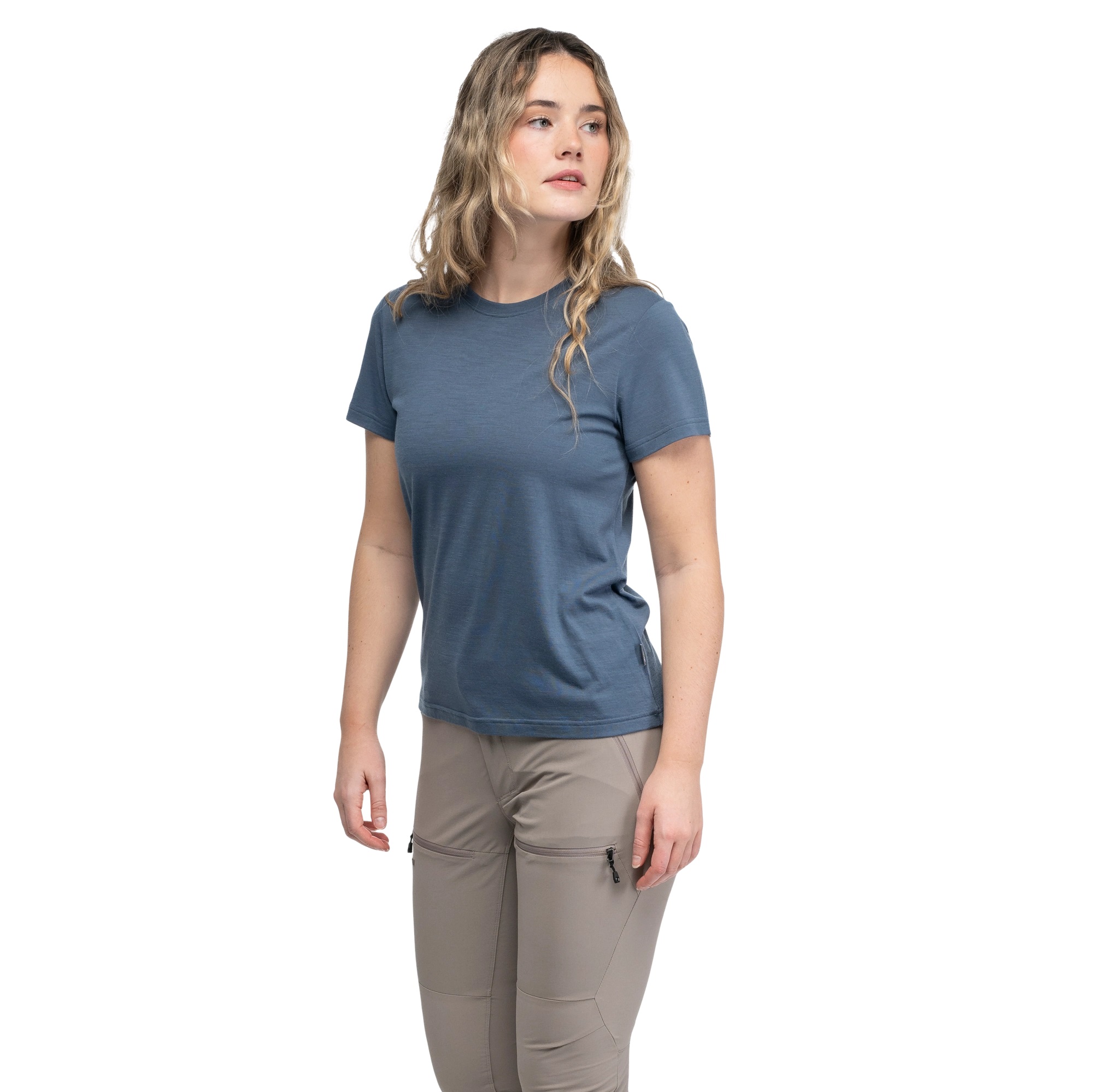 Bergans-of-Norway-Merino-Light-Tee-Women-3748-Granite-Blue-Modelansicht-3