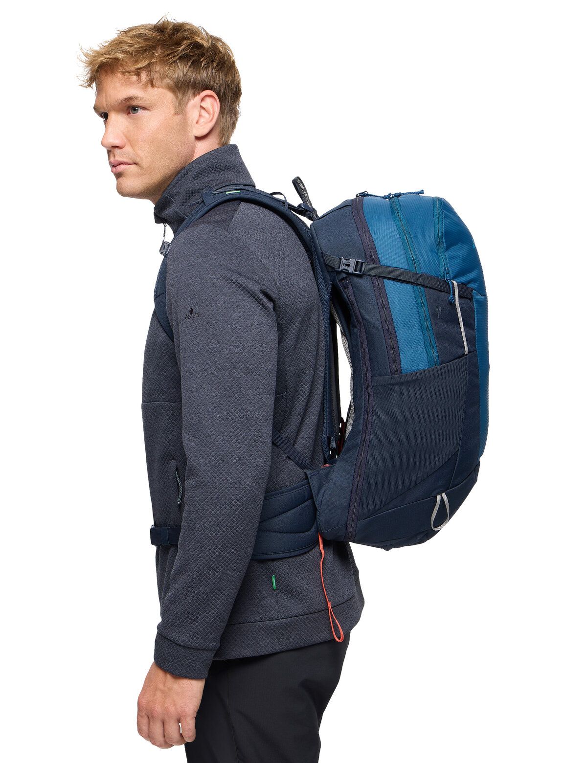 Husky-Onlinestore-Vaude-Wizard-24+4-48650-baltic-sea-Model-2