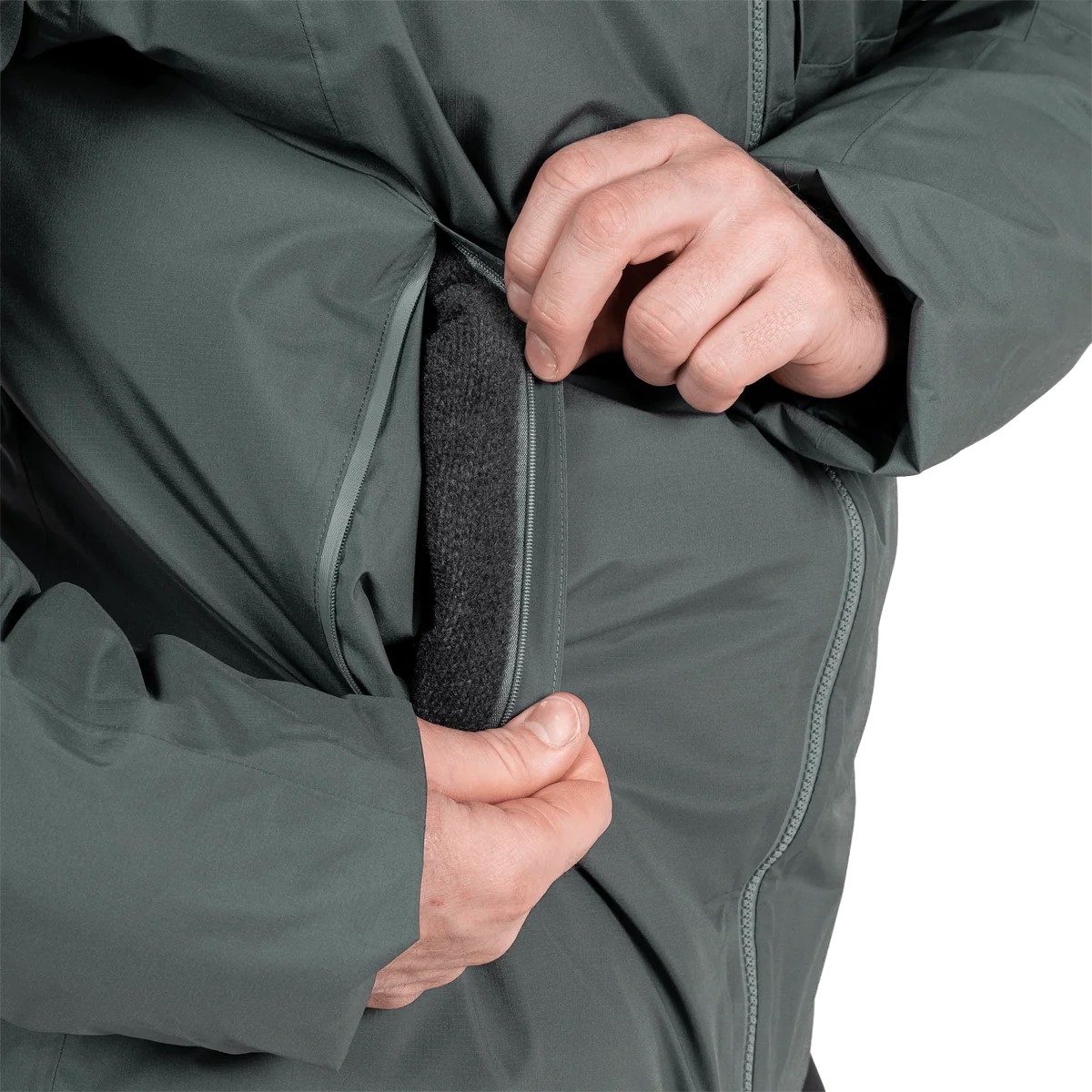 Husky-Onlinestore-Mountain-Equipment-Triton-Mens-Jacket-ME-008739-Slate-Green-Fronttasche
