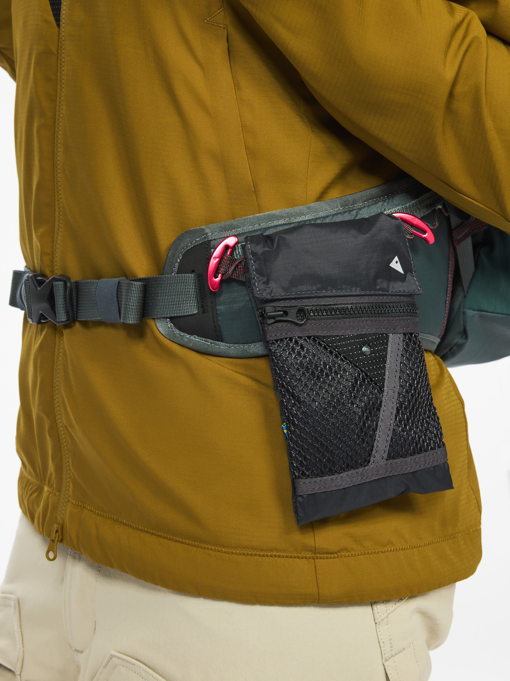 Klattermusen-Algir-Lanyard-Pocket-41453U21-Detail-1