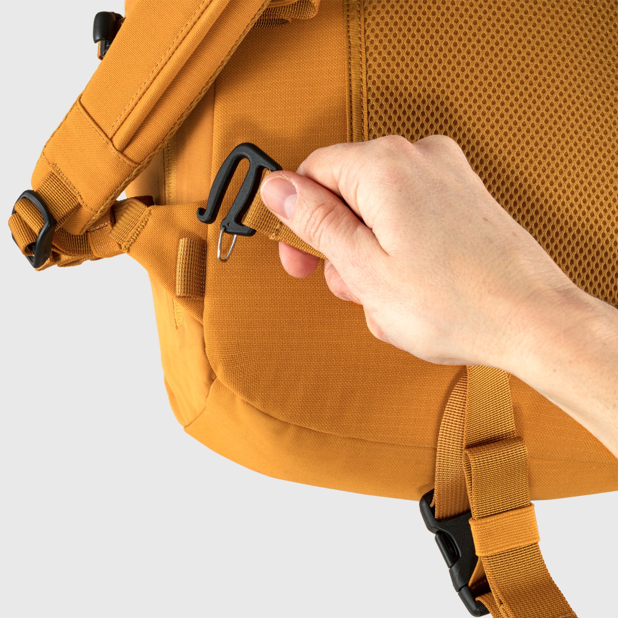 Fjällräven-Ulvö-Rolltop-30-23312-Detailanischt-4