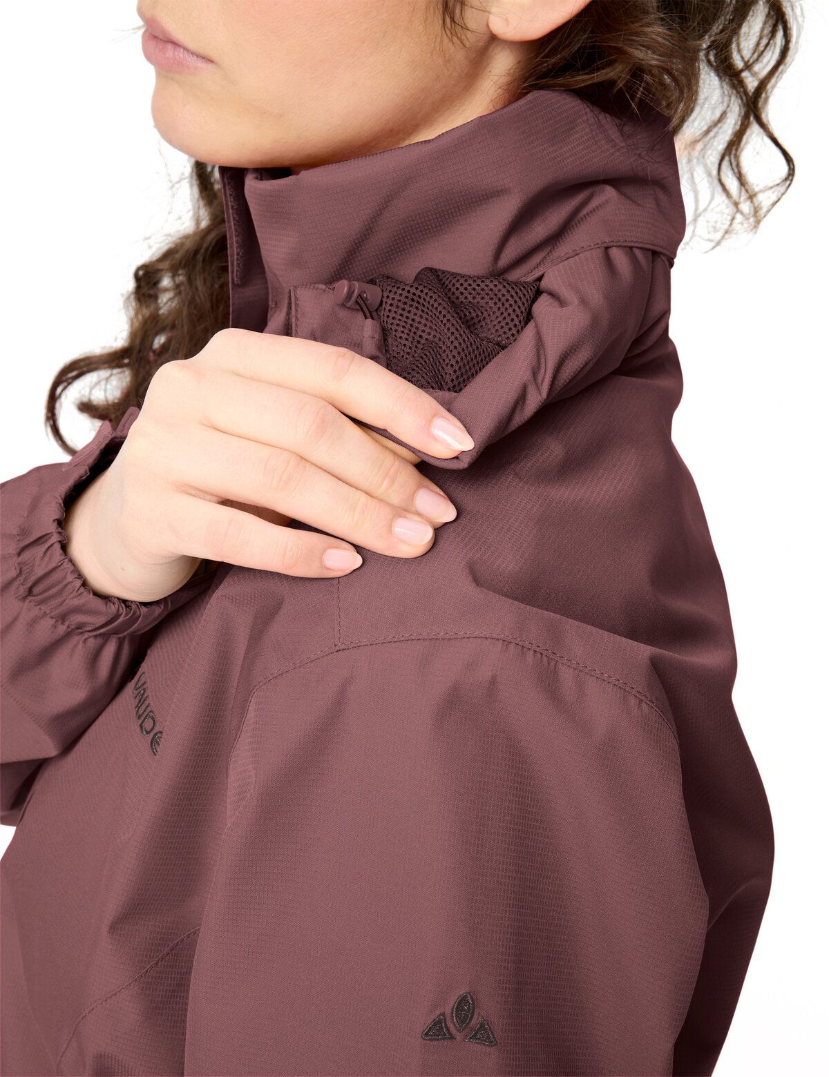 Vaude-Womens-Escape-Light-Jacket-03895-Ruby-Dusk-Detail-3
