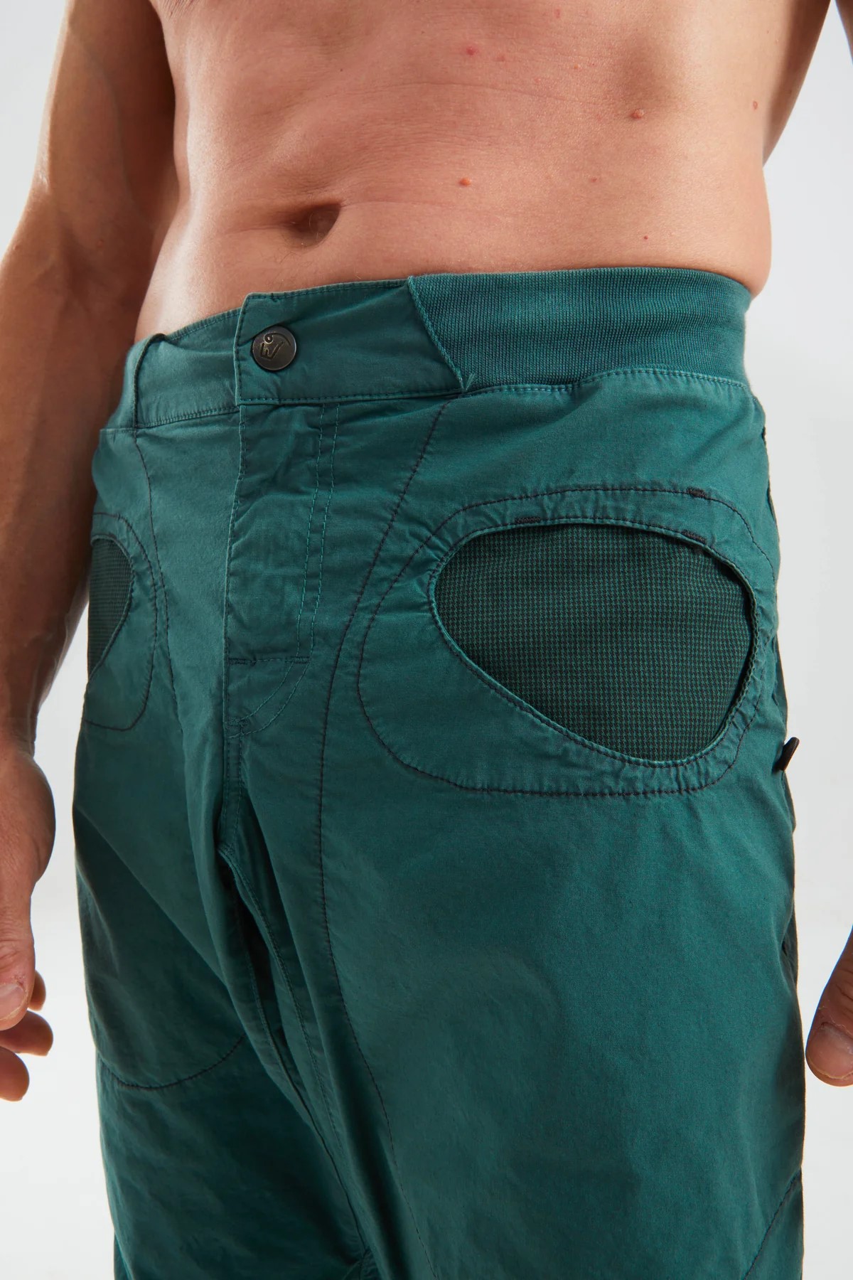 Husky-Onlinestore-E9-RONDO-SLIM-S25-UTR004-EDEN-Model-Frontansicht