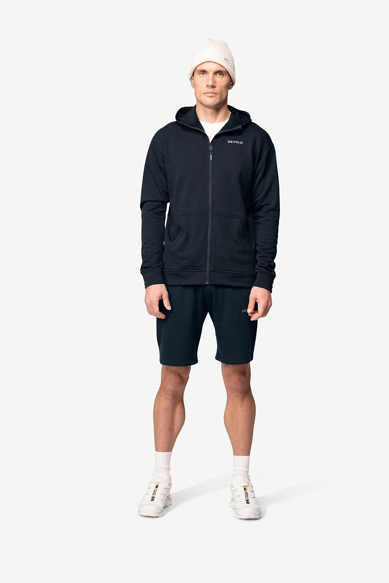 Devold-Everyday-Zip-Hoodie-Man-Ink-GO-262-455-A-284A-Modelansicht-1