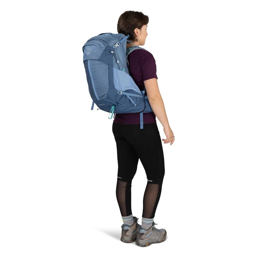 Husky-Onlinestore-Osprey-Sirrus-24-1000751-Sevre-Blue-Model-1