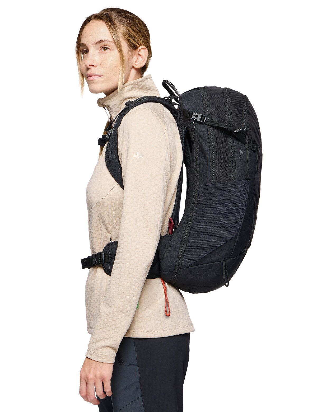 Husky-Onlinestore-Vaude-Women-Wizard-24+4-48649-black-Model-2