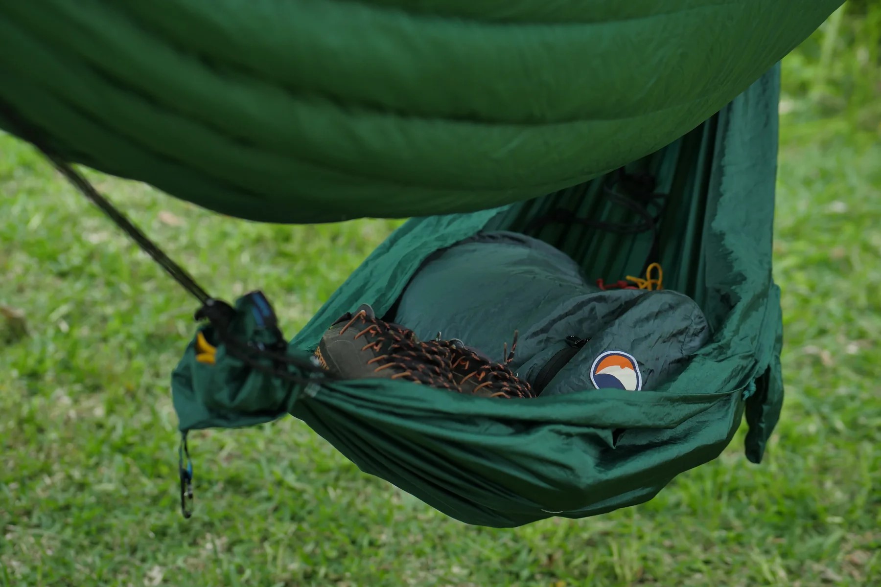 Husky-Onlinestore-Ticket-To-The-Moon-Travel-Hammock-Live-3