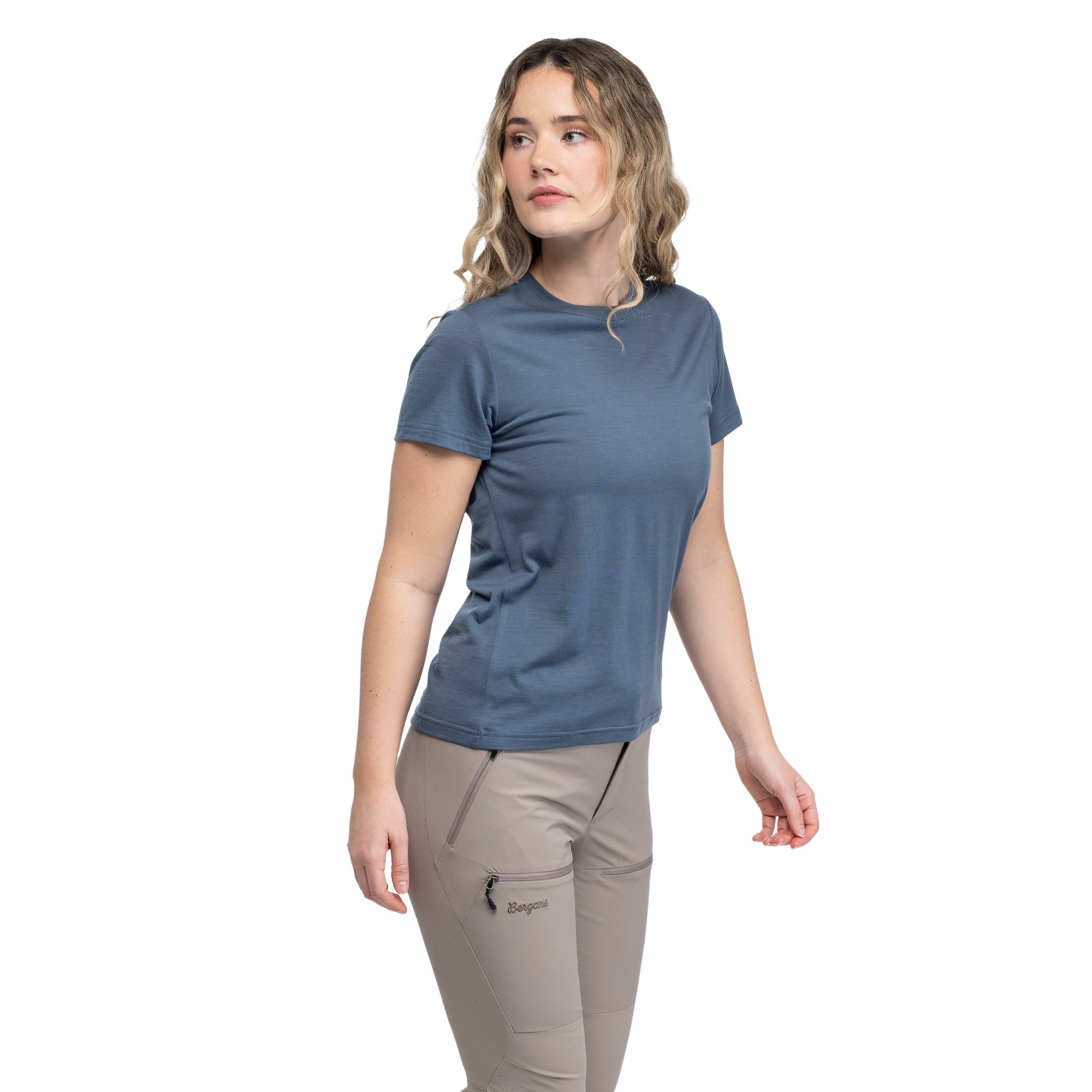 Bergans-of-Norway-Merino-Light-Tee-Women-3748-Granite-Blue-Modelansicht-4