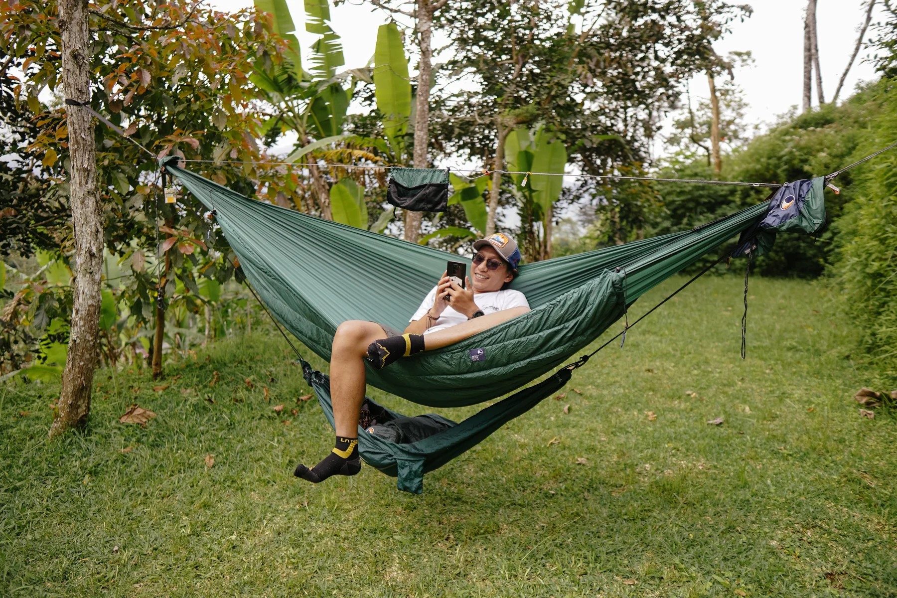 Husky-Onlinestore-Ticket-To-The-Moon-Travel-Hammock-Live-4