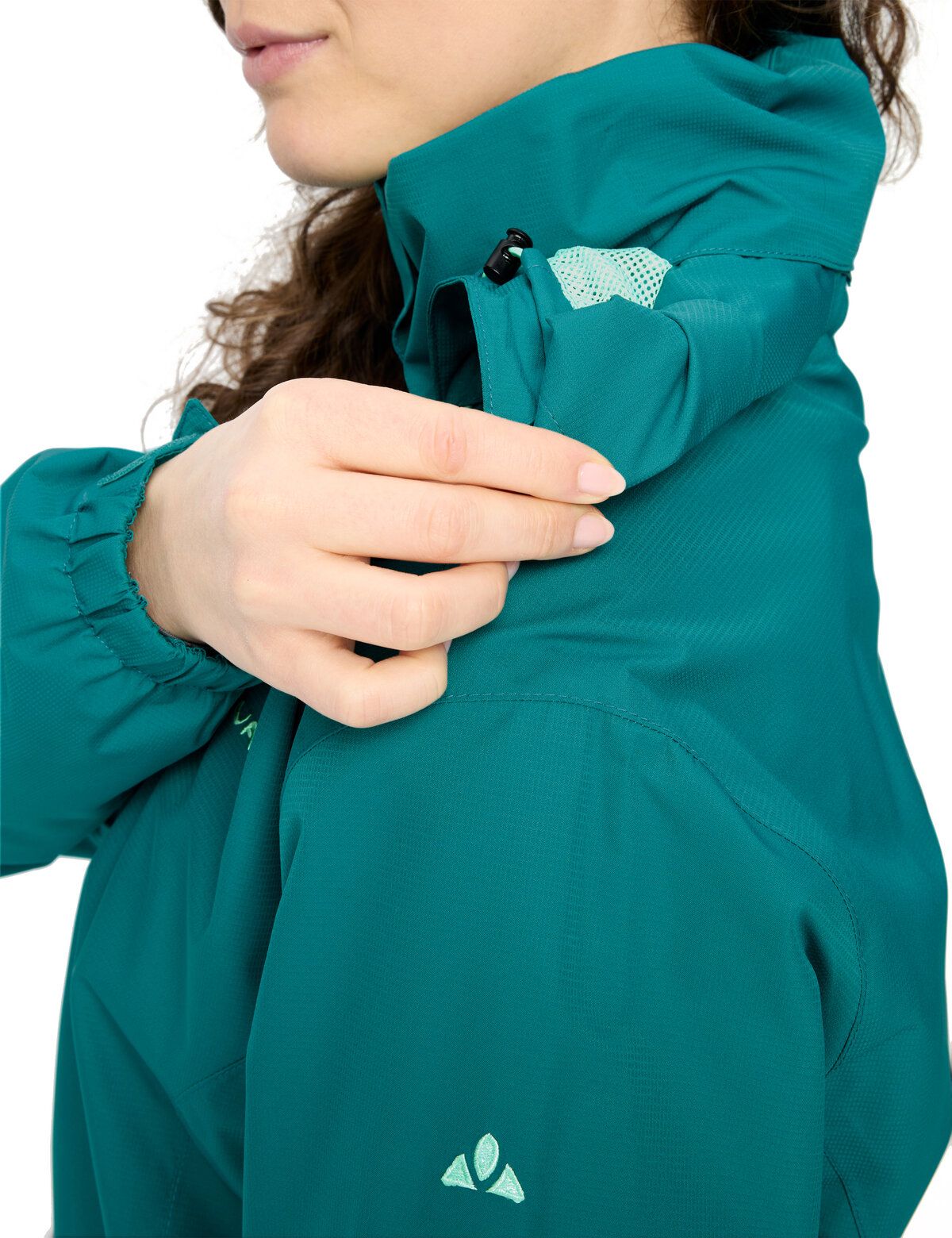 Vaude-Womens-Escape-Light-Jacket-03895-Fjord-Green-Detail-2
