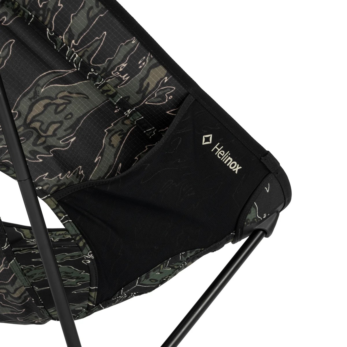 Husky-Onlinestore-Helinox-Chair-One-re-10003-Xray-Tiger-Cameo-Tasche